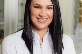 Dra. Andrea MombachNaturopatia Biomédica